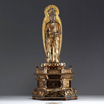 Japan - Carved lacquered and gilded wood Buddha on an openwork base, 19th century.
