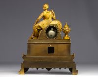 Pendule et candélabres en bronze doré à sujet Orientaliste, début XIXe siècle.