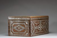 Coffret en bois exotique incrusté de nacre et d'argent, Inde, XVIII-XIXème.