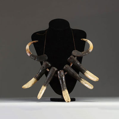 Indonésie - Collier Toraja 