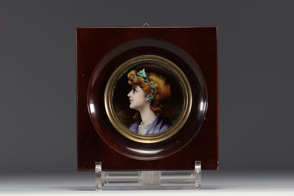 Portrait miniature en émail sur cuivre d'époque Art Nouveau, Limoge.