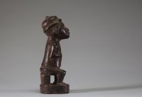 Afrique RDC - Statuette Bakongo, sommet de canne (?) en bois sculpté, très belle patine, Congo RDC, 1ère moitié XXème.