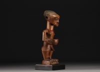 Songye cup bearer - Dem.Rep.Congo