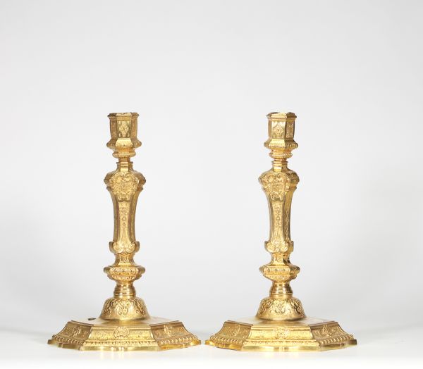 Paire de bougeoirs en bronze doré France, époque Régence, vers 1740