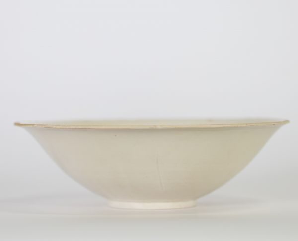 BOL EN PORCELAINE À GLAÇURE BLANCHE Chine, dynastie Song (960–1279)