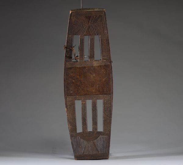 Afrique RDC - Appuie dos Mongo en bois sculpté, Congo RDC, 1ère moitié XXème.