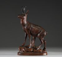 Paire de chamois en bois sculpté de la Forêt noire.