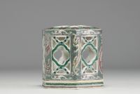 China - Perfume burner in green family porcelain with dragon decoration, 19th century.