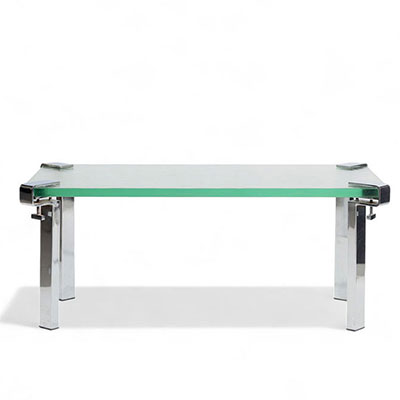 François ARNAL (1924-2012) & Atelier A - Table basse formée d’un ensemble de 4 pieds serre-joint Modèle T9 chromés et verre de St. Gobain, 1971.