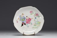 Chine - Rare et remarquable ensemble de neuf bols et soucoupes en porcelaine polychrome à décor d'enfants, Yongzheng, XVIIIème.