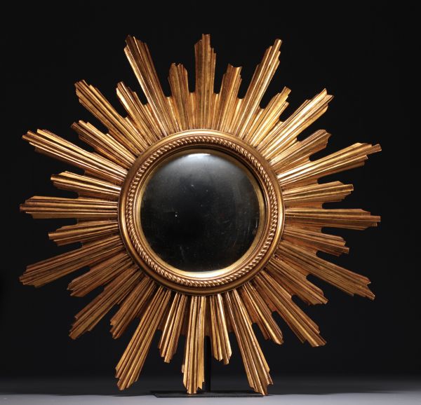 Miroir soleil en résine dorée vers 1960/70.