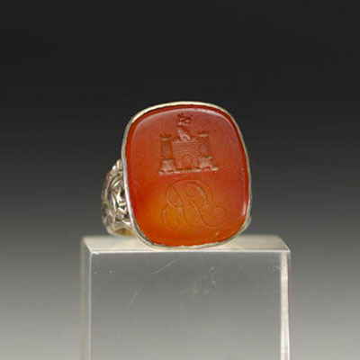 Bague en argent avec sceau héraldique en Agate cornaline, fin XIXe siècle.