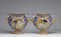 Paire de vasques en faïence de style Urbino avec un décor à l'antique du XIXe siècle - Travail Italien