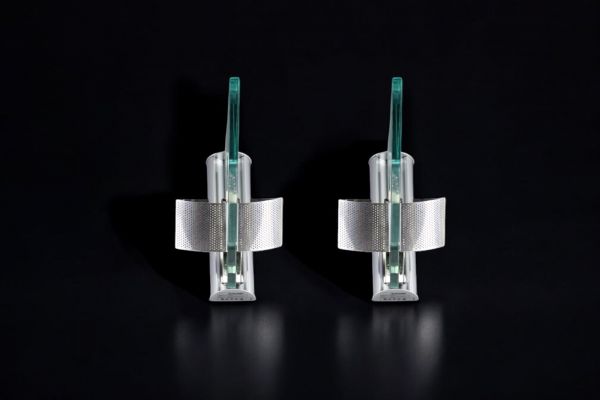 Carlo FORCOLINI (1947- ) for Atémide - ‘Icaro’ Design wall lamp in glass and metal, circa 1985.