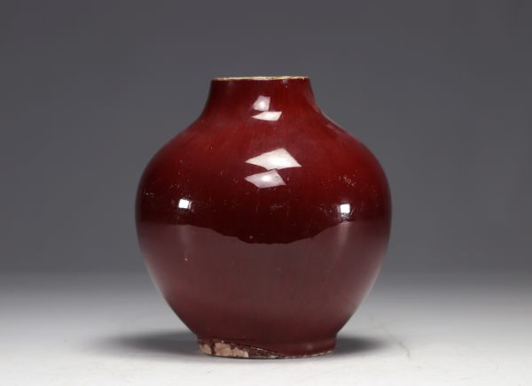 Chine - Vase en porcelaine sang de bœuf, dynastie Qing.