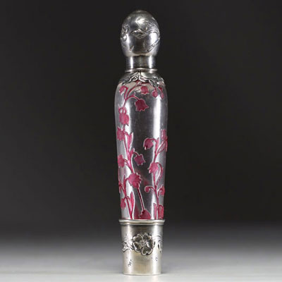 Val Saint Lambert - Rare multi-layered acid-etched glass bottle decorated with lily of the valley flowers, silver mounting, signature on the wheel under the piece.