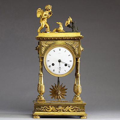 Pendule à colonnes d'époque Empire en bronze doré, cadran signé Hahn, horloger à Paris.