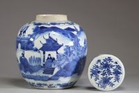 Chine - Potiche couverte en porcelaine blanc bleu à décor de paysage montagneux, de personnages et de buffle, XIXème.