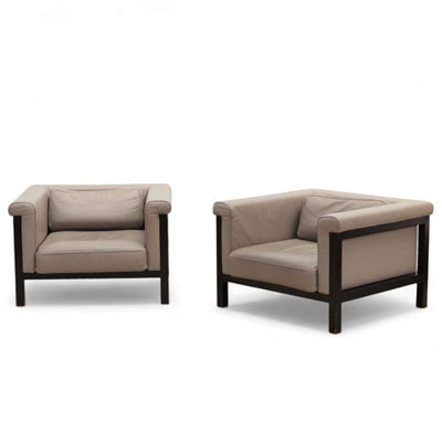 JULES WABBES (1919-1974) Pair of ‘Livourne’ armchairs Series 800 Bulo edition in black lacquered wood and taupe grey leather.