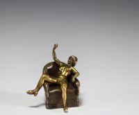 Bronze érotique à système travail Viennois, signature illisible, XIXème.