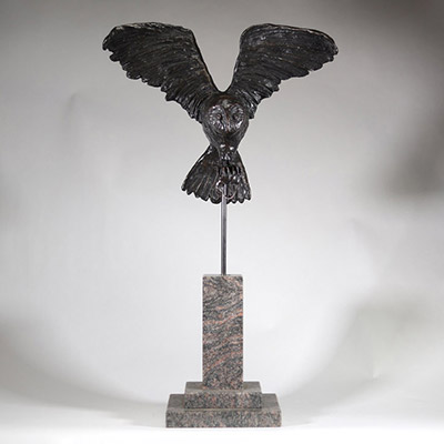 Chouette à la souris en bronze , non signé