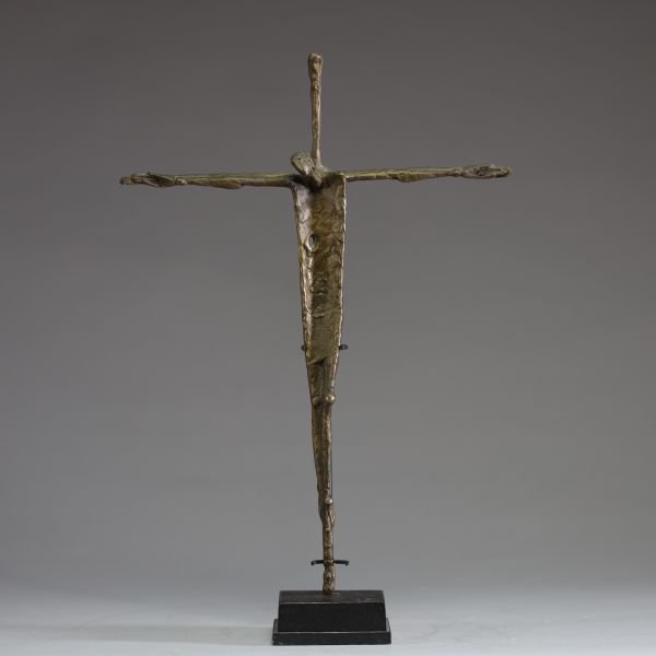 Erwin HUBER (1929-2006) Christ brutaliste en bronze, vers 1980.