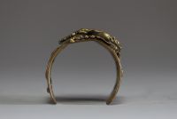 Pal KEPENYES KOVACS (1926-2021) Bracelet manchette cinétique brutaliste en bronze et laiton, vers 1970.