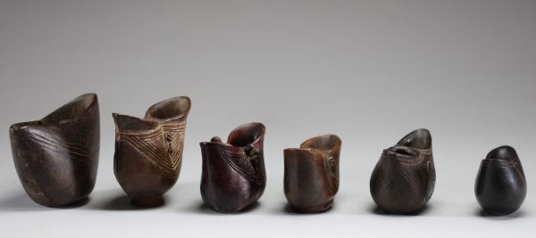 Afrique RDC - Ensemble de six coupes Suku en bois sculpté.