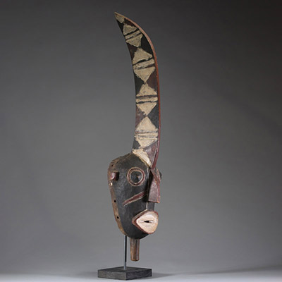 Afrique - Imposant masque Mossi / Winiama en bois sculpté polychrome, Burkina Faso.