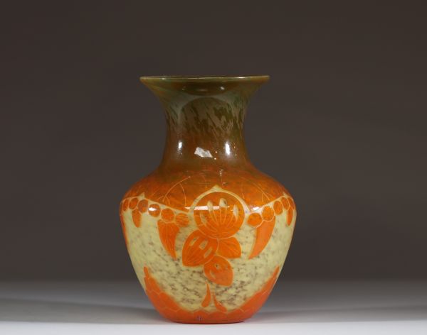 Charles SCHNEIDER (1881-1953) Le Verre Français - Vase aux 