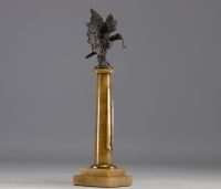 Porte montre et thermomètre sur colonne en marbre surmonté d'un Aigle en régule, fin XIXe siècle.