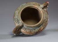 Chine - Brûle parfum couvert en jade vert brun patiné, anses en forme de Dragons ou de Chimères, époque Ming ou antérieure.