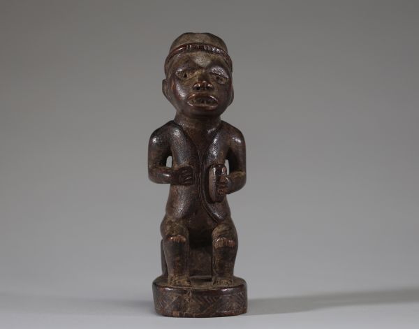Afrique RDC - Statuette Bakongo, sommet de canne (?) en bois sculpté, très belle patine, Congo RDC, 1ère moitié XXème.