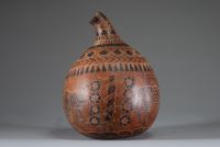 Afrique RDC - Calebasse ornée de motifs d’animaux, floraux et de signes Kongo, Congo RDC.