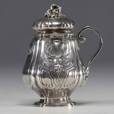 Karl FABERGER (1846-1920) Petit moutardier en argent poinçon russe 88 zolotniks et poinçon de l'orfèvre.