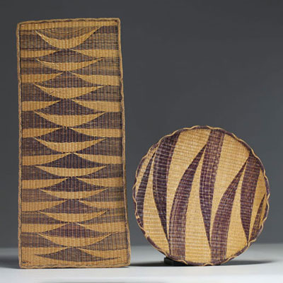 Afrique - Deux plateaux de présentation Agakoko en fibre, tribu Tutsi, Rwanda, première moitié XXème.