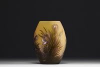 Émile GALLÉ (1846-1904) - Acid-etched multilayer glass vase with crocus decoration, signed.