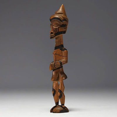 DRC - BENA LULUA statuette, early 20th century.