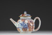 China - Polychrome porcelain teapot, Kangxi period.