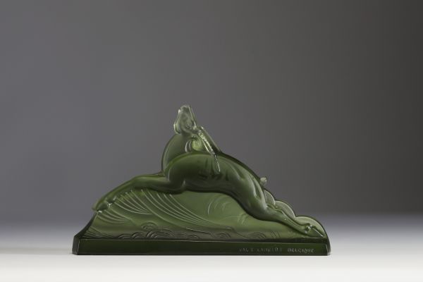 Val Saint Lambert - Art Deco ‘Gazelle’ in pressed moulded glass, signed.
