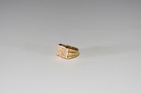 Chevalière in 18k gold weighing 16g.