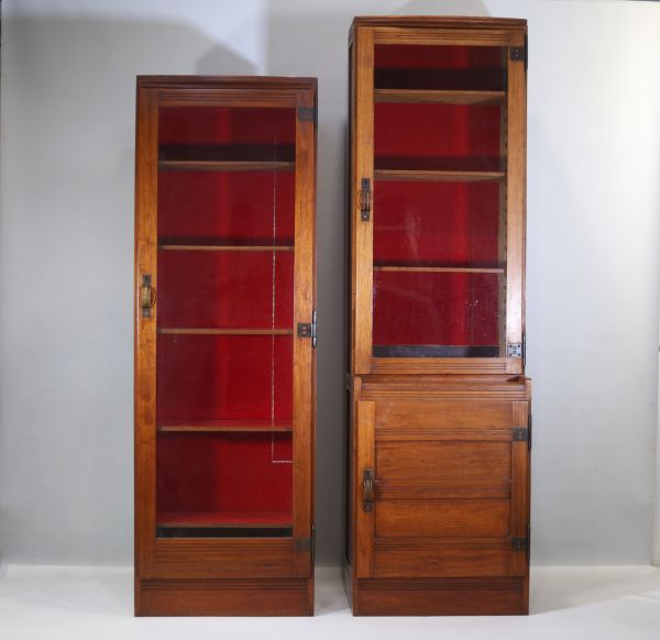 Gustave SERRURIER-BOVY (1858-1910) Pair of Padouk, brass and glass bookcases, circa 1900.