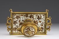 Alphonse GIROUX (1776-1848) Porcelain and bronze inkwell decorated with mistletoe leaves, ram's heads and paws, signed Alph. Giroux Paris.