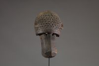 Afrique - Masque de singe Dogon, bois dur ancien, patine crouteuse, Mali, début XXème ou antérieur.