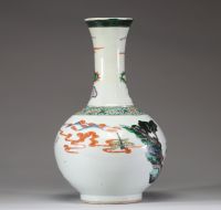 Chine - Vase en porcelaine à décor polychrome de la famille verte, style Kangxi, décor de guerriers