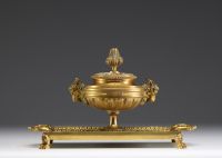 Alphonse GIROUX (1776-1848) Porcelain and bronze inkwell decorated with mistletoe leaves, ram's heads and paws, signed Alph. Giroux Paris.