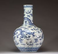 Chine, dynastie Qing, période Guangxu (1875–1908) Imposant vase 