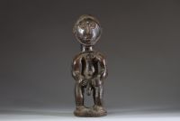 Afrique RDC - Fétiche janiforme Hemba « Kabeja »en bois sculpté, Congo RDC, 1ère moitié XXème.