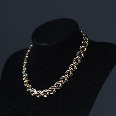Necklace in 18k gold, large links, hallmarked by Schroeder jewellers for a total weight of 109g.