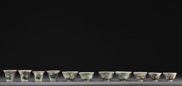 Chine - Ensemble de onze bols de différentes tailles en porcelaine de la famille rose, XIXème.